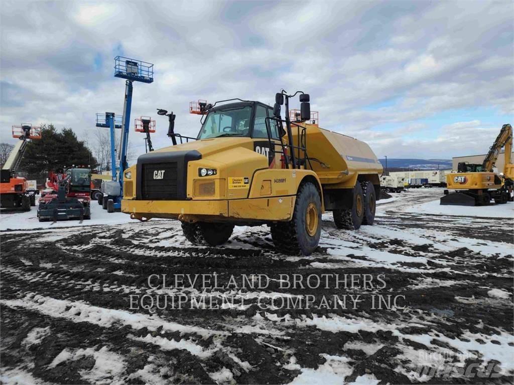 CAT 745C Vesisäiliöautot