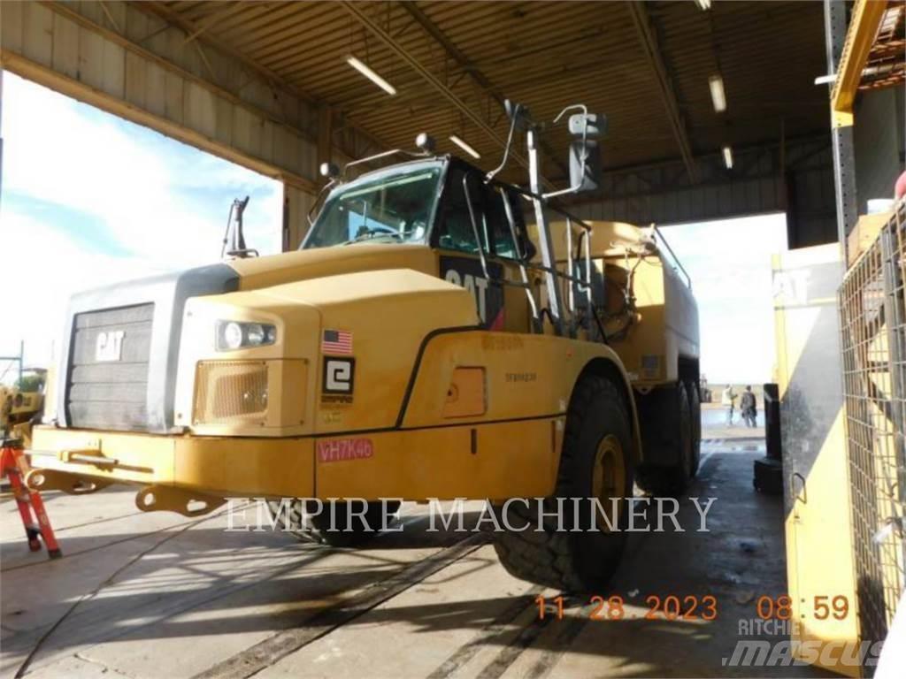 CAT 745C WT Vesisäiliöautot