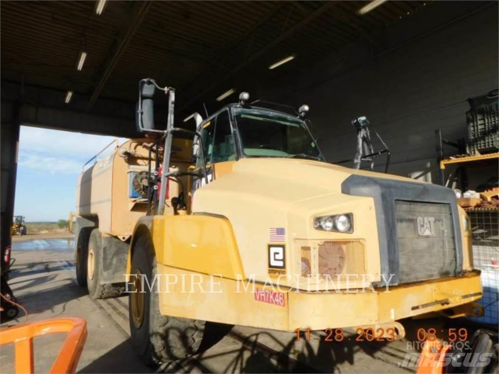 CAT 745C WT Vesisäiliöautot
