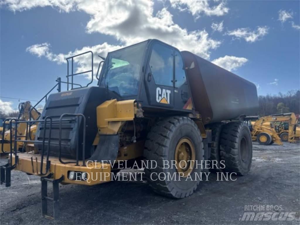 CAT 775F Vesisäiliöautot