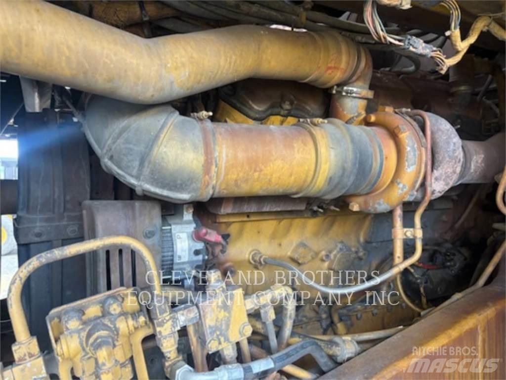 CAT 775F Vesisäiliöautot