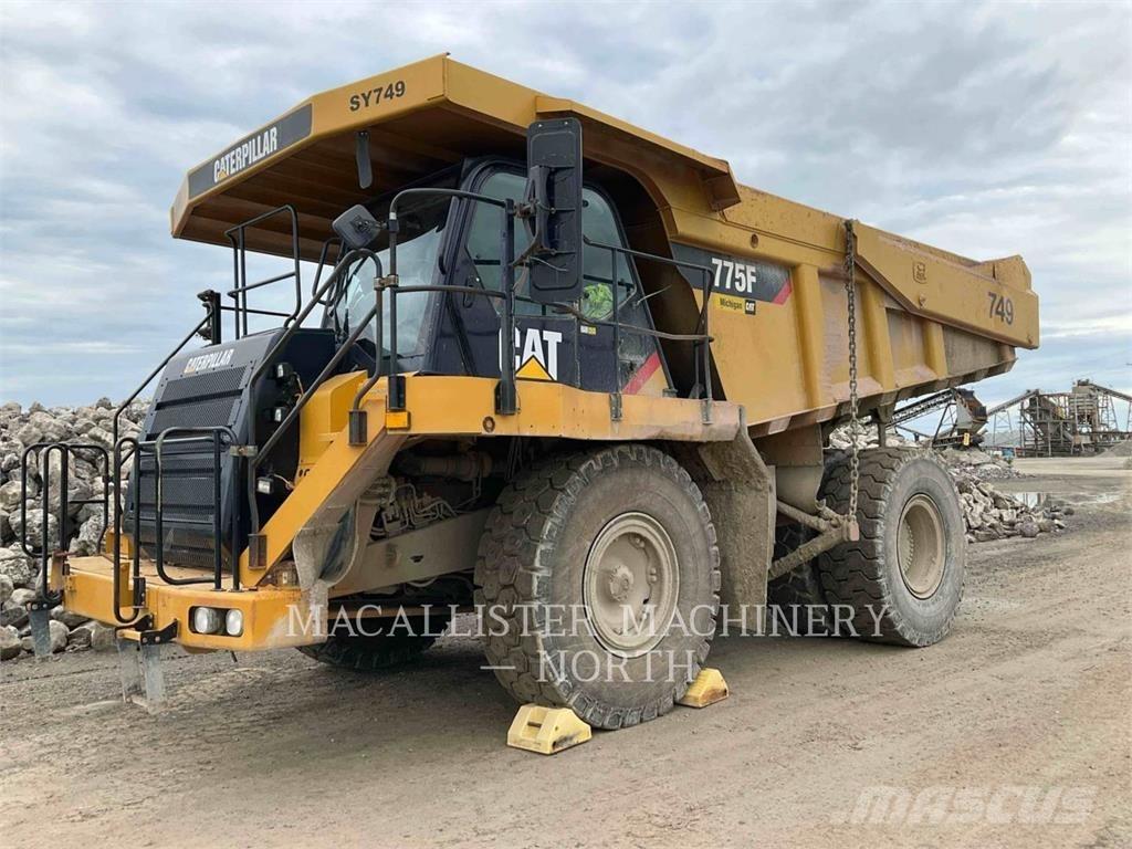 CAT 775F Dumpperit