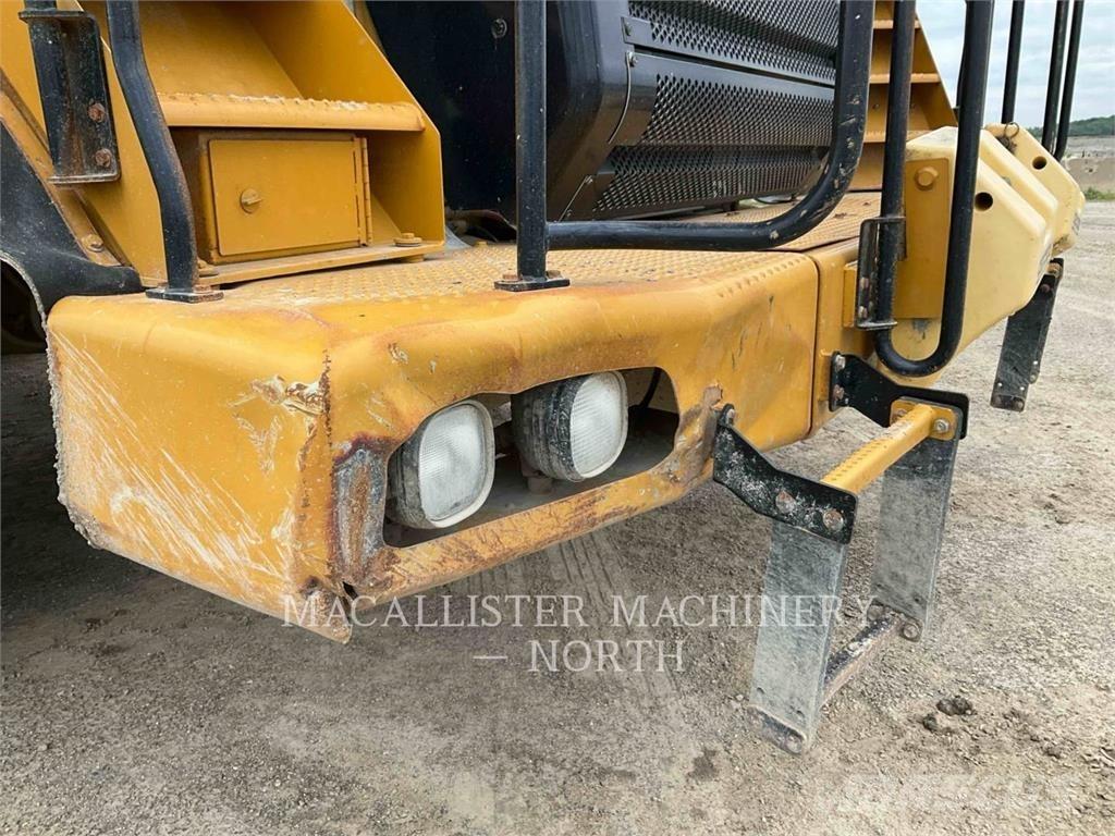 CAT 775F Dumpperit