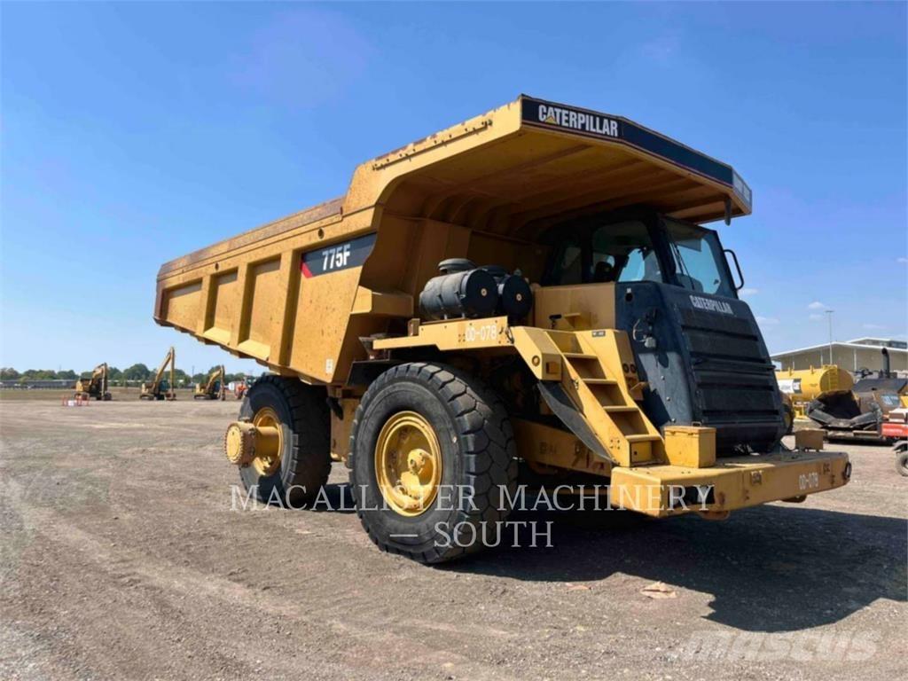 CAT 775F Dumpperit