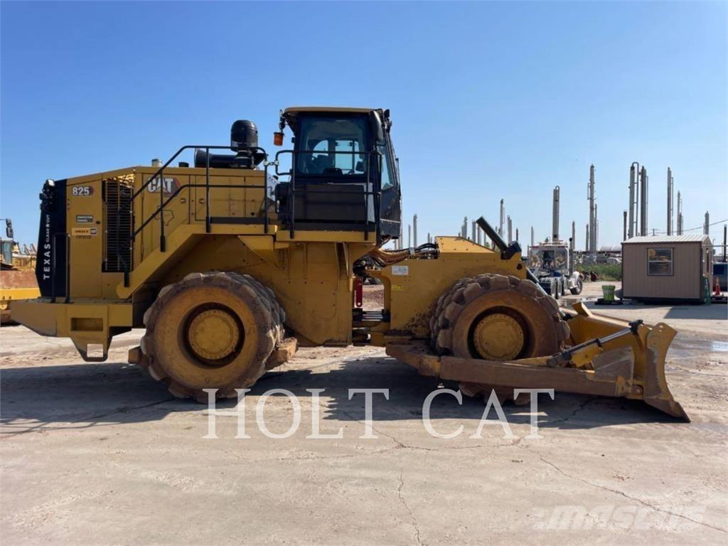 CAT 825 Tiivistyskoneet
