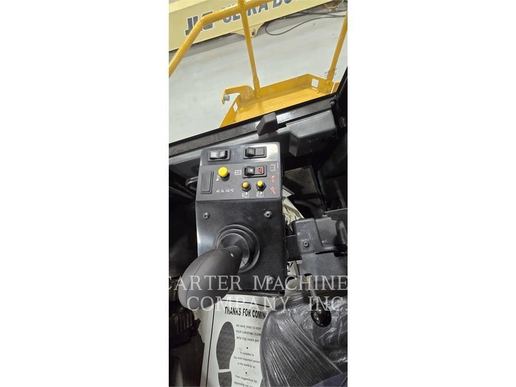 CAT 826H RBLD Tiivistyskoneet