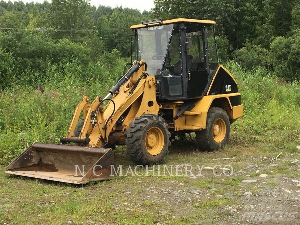CAT 902 Pyöräkuormaajat