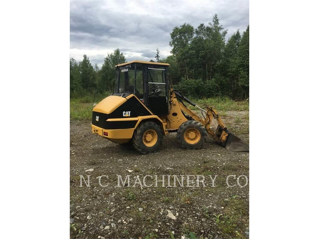 CAT 902 Pyöräkuormaajat