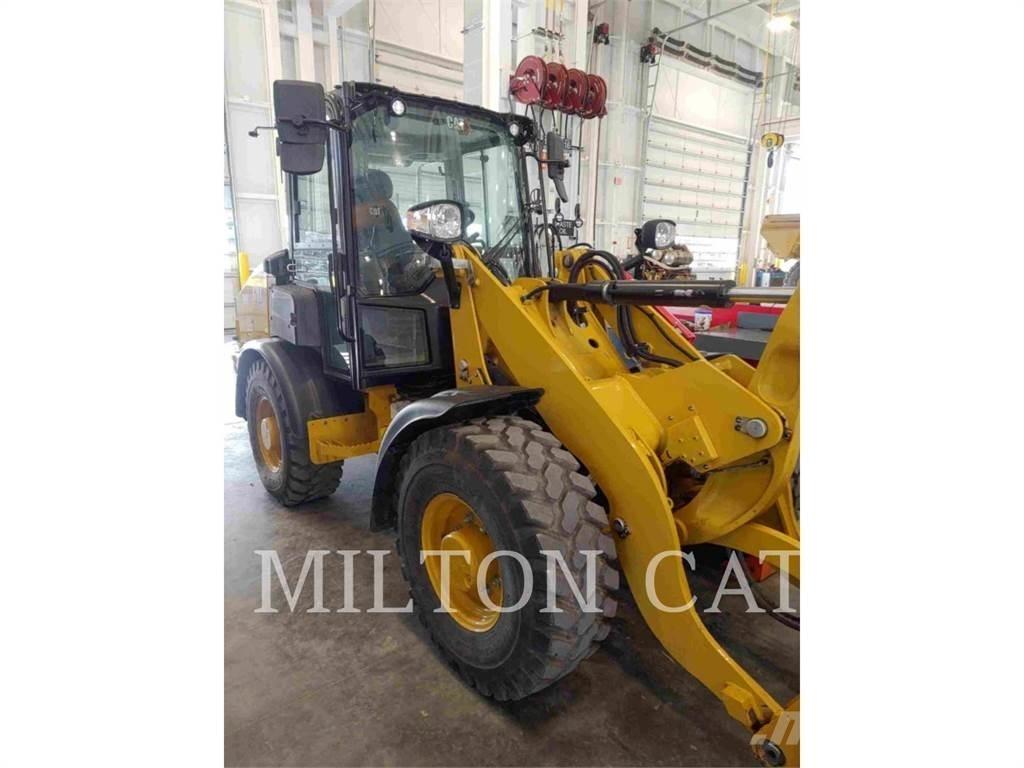 CAT 906 Pyöräkuormaajat