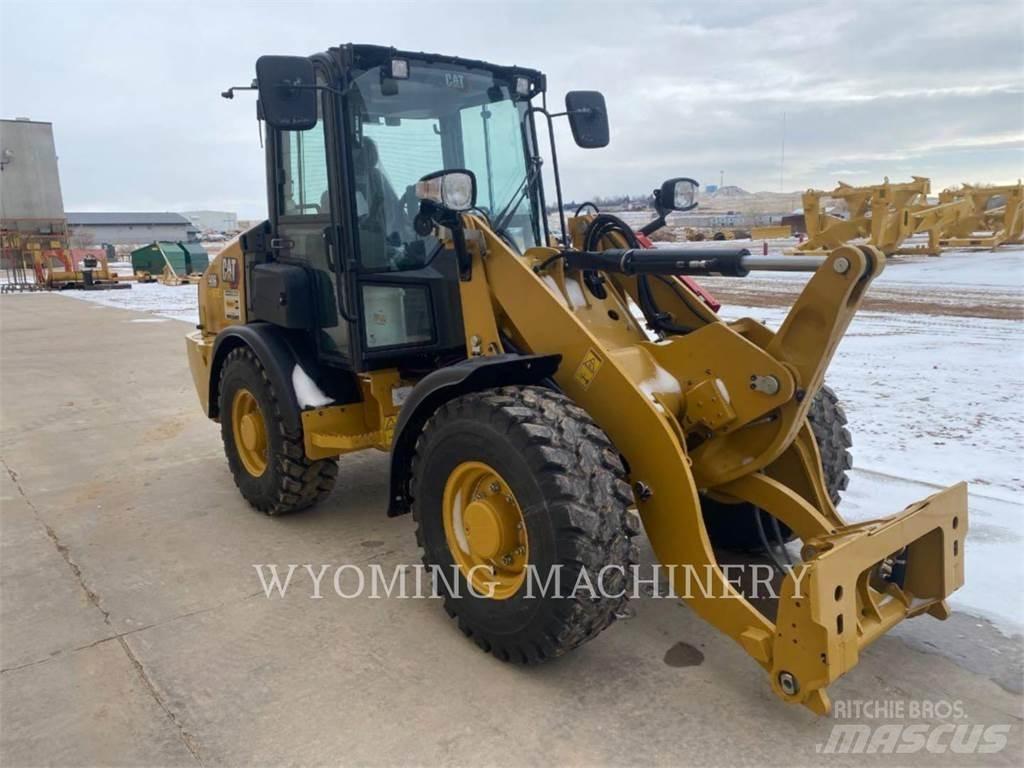 CAT 906 Pyöräkuormaajat