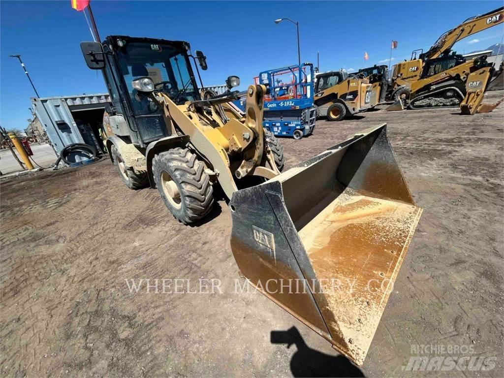 CAT 906 Pyöräkuormaajat