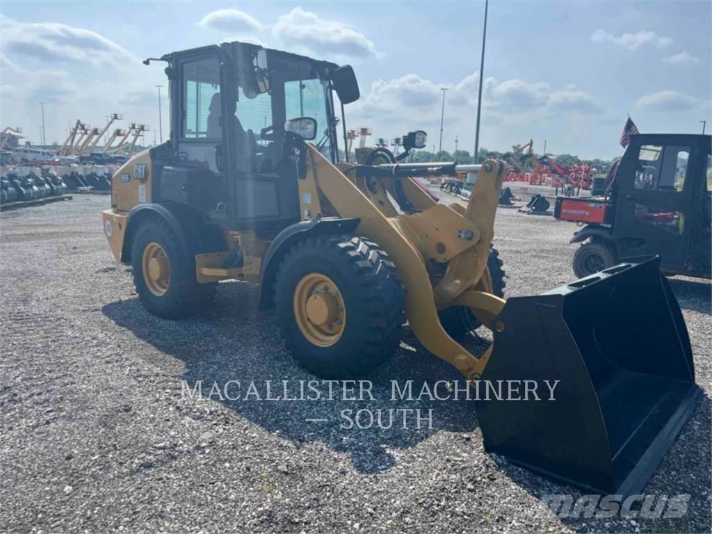 CAT 906 Pyöräkuormaajat