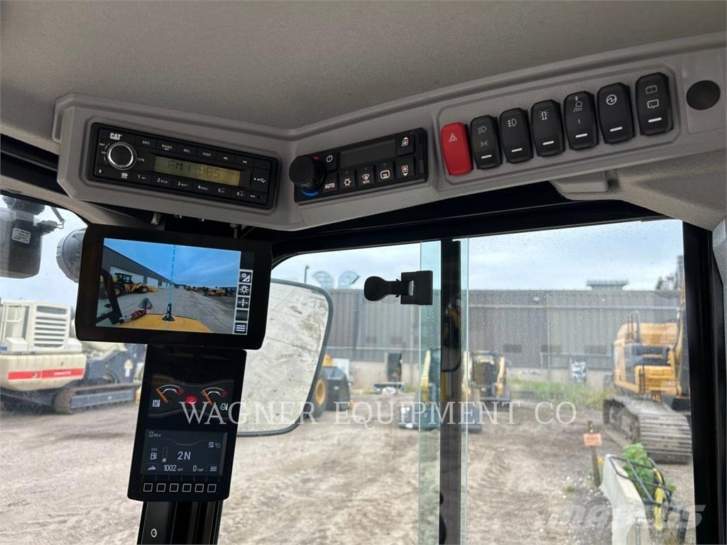 CAT 906 Pyöräkuormaajat