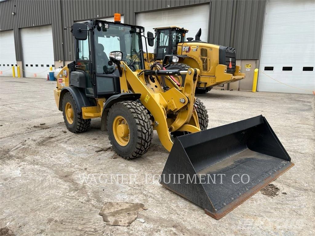 CAT 906 Pyöräkuormaajat