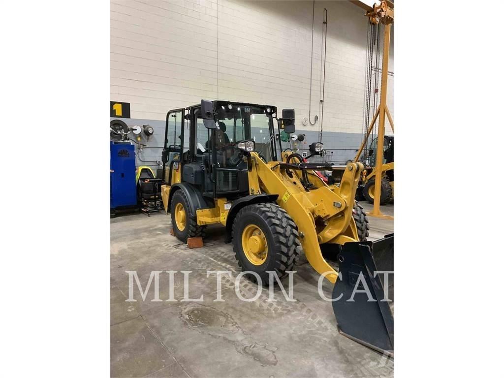 CAT 906 Pyöräkuormaajat