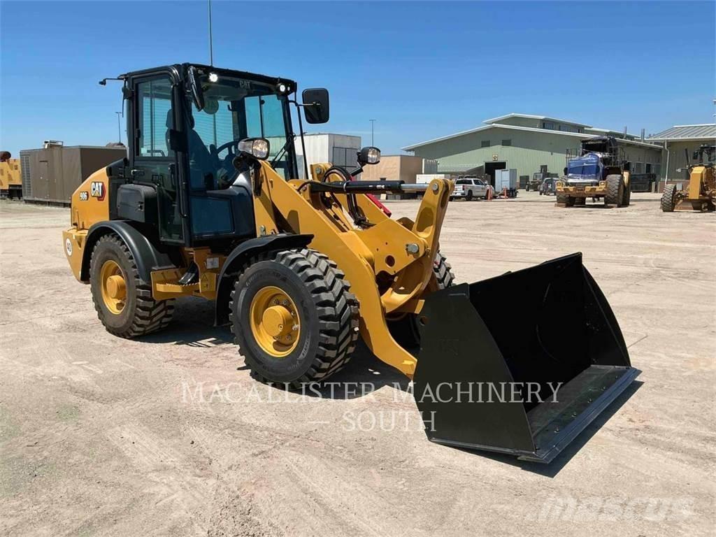 CAT 906 Pyöräkuormaajat