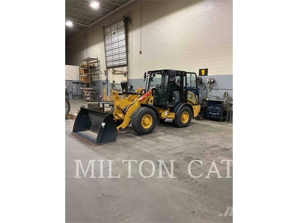 CAT 906 Pyöräkuormaajat