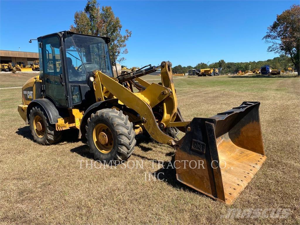 CAT 906 M Pyöräkuormaajat