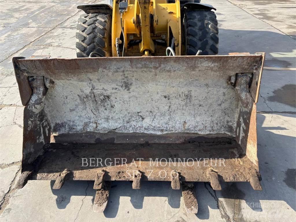 CAT 906H2 Pyöräkuormaajat
