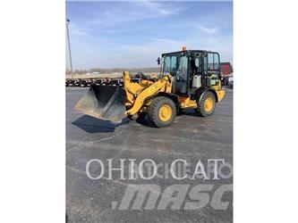 CAT 906M Pienkuormaajat