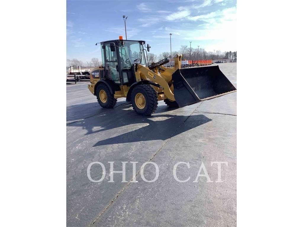 CAT 906M Pienkuormaajat