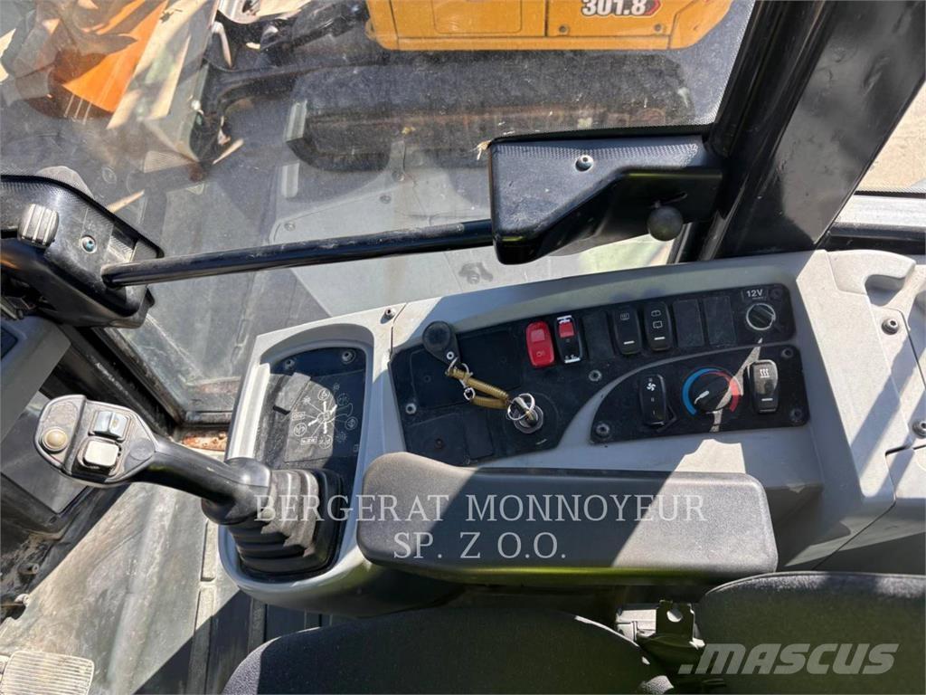 CAT 906M Pyöräkuormaajat