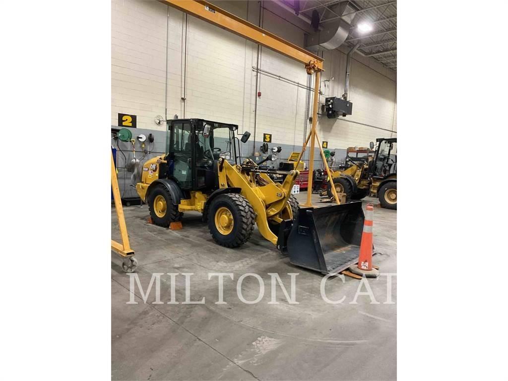 CAT 906M Pyöräkuormaajat
