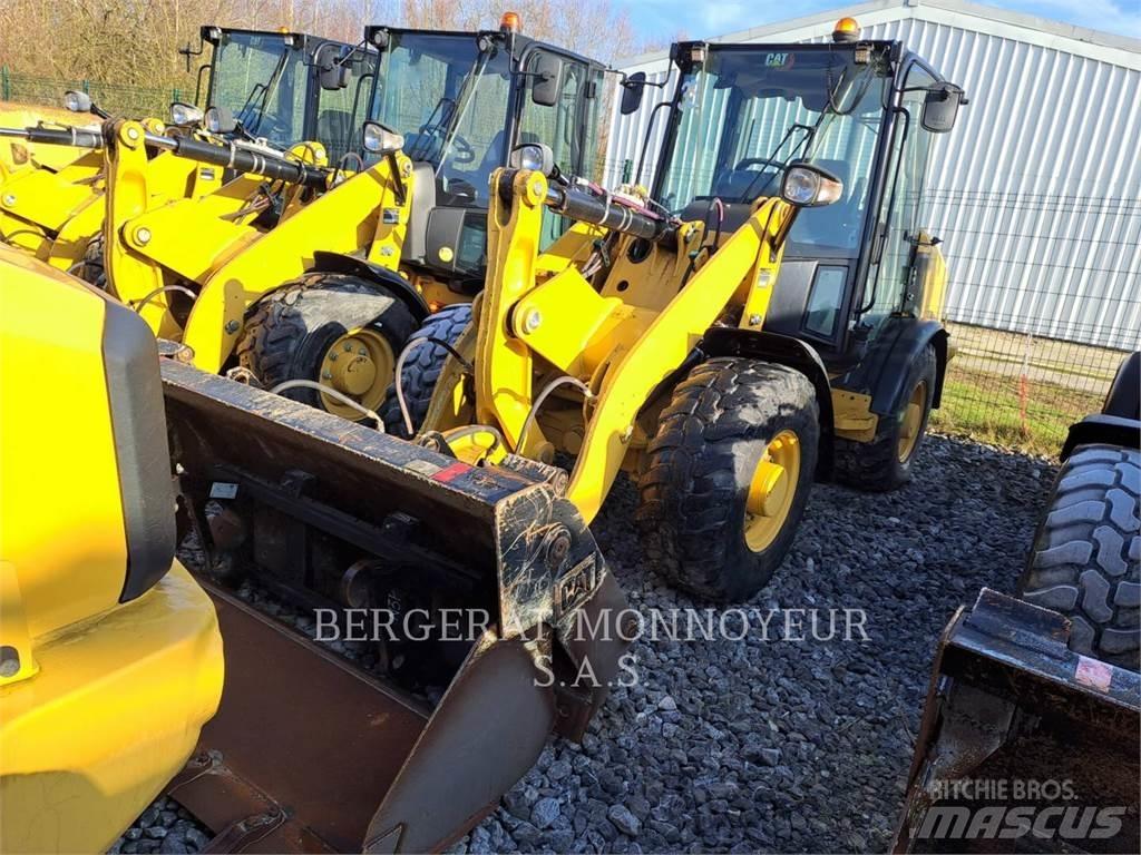 CAT 906M Pyöräkuormaajat