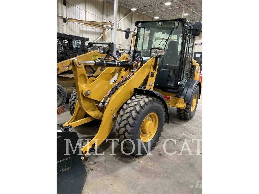 CAT 906M Pyöräkuormaajat