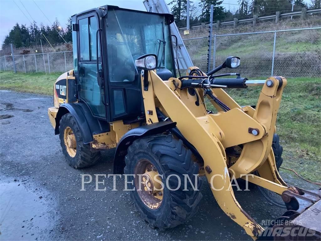 CAT 906M Pyöräkuormaajat