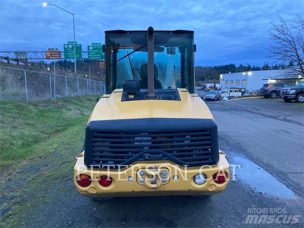 CAT 906M Pyöräkuormaajat