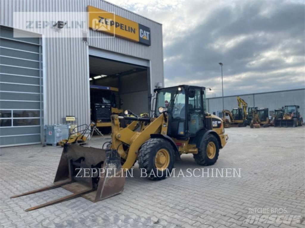 CAT 906M Pyöräkuormaajat
