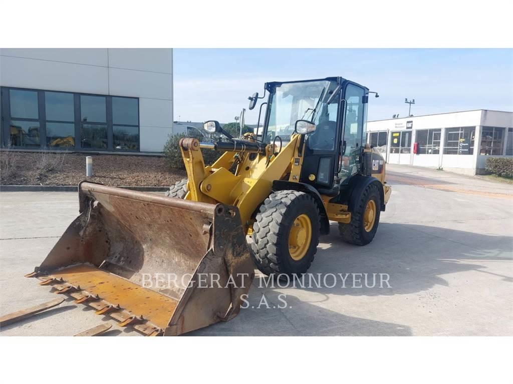 CAT 906M Pyöräkuormaajat