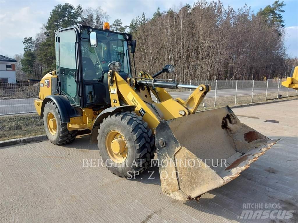CAT 906M Pyöräkuormaajat