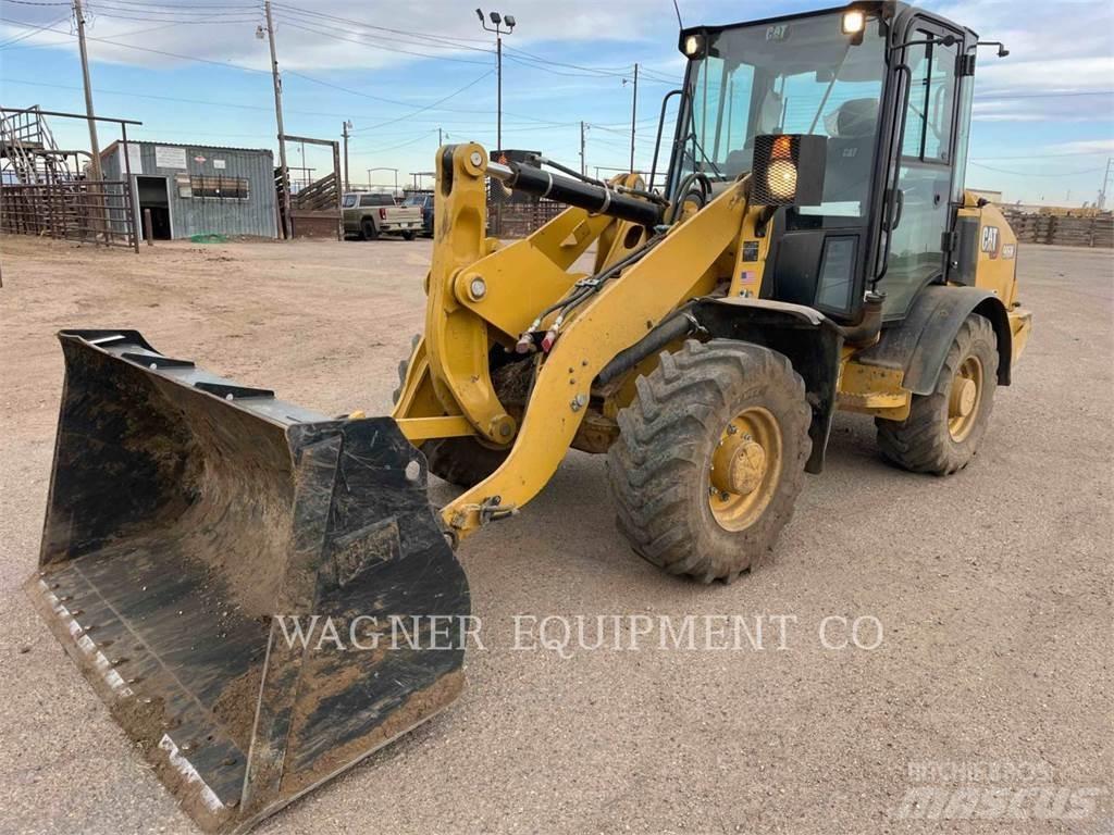 CAT 906M Pyöräkuormaajat