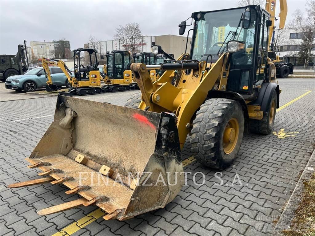 CAT 906M Pyöräkuormaajat