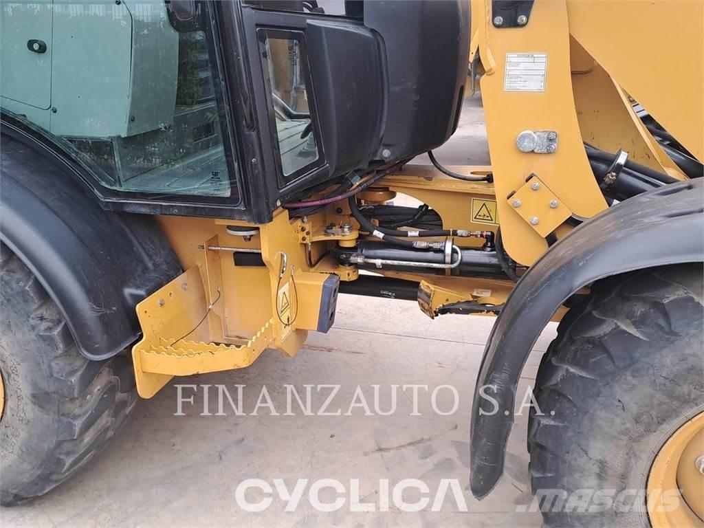 CAT 906M Pyöräkuormaajat