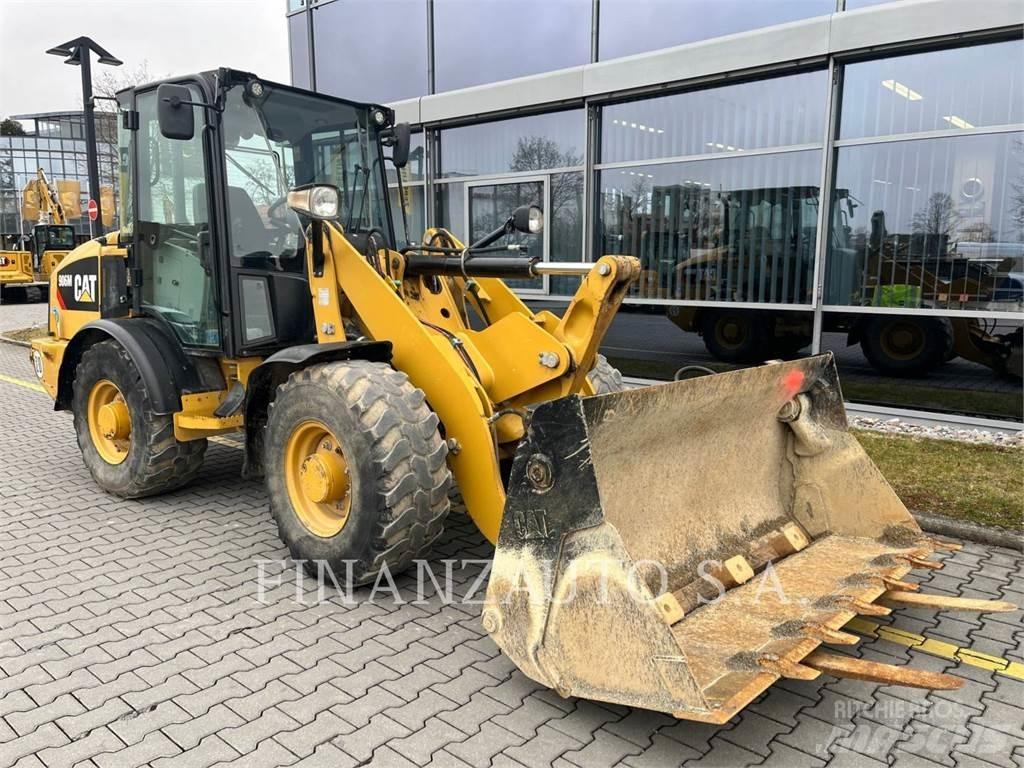 CAT 906M Pyöräkuormaajat
