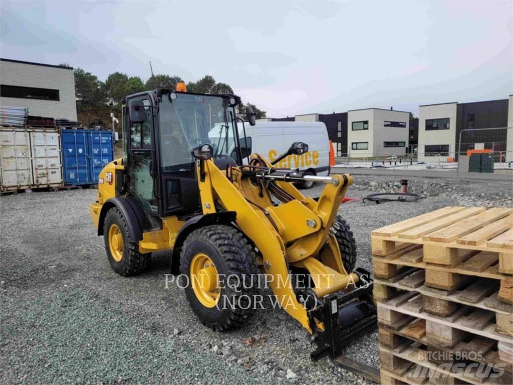 CAT 906M Pyöräkuormaajat