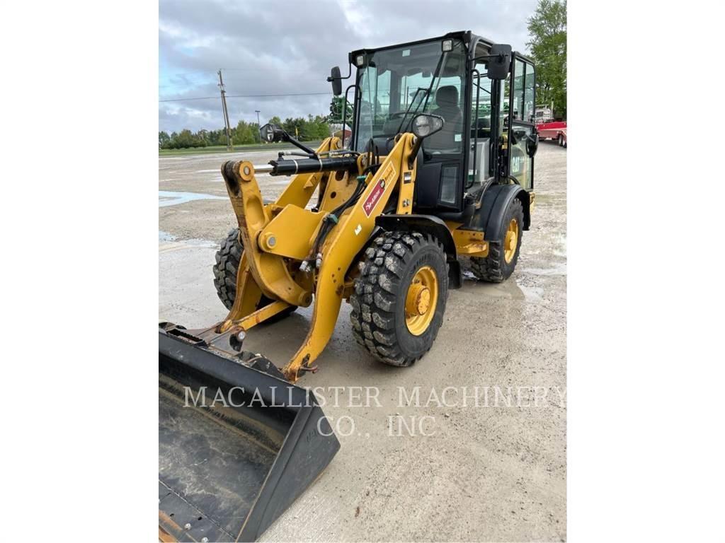 CAT 906M Pyöräkuormaajat
