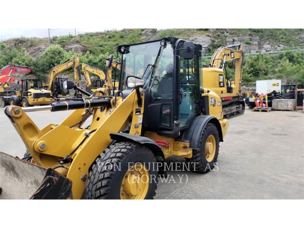 CAT 906M Pyöräkuormaajat