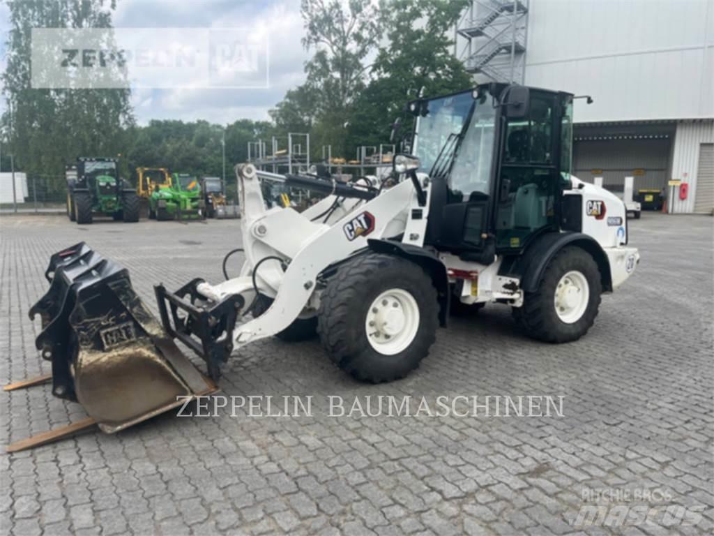 CAT 906M Pyöräkuormaajat