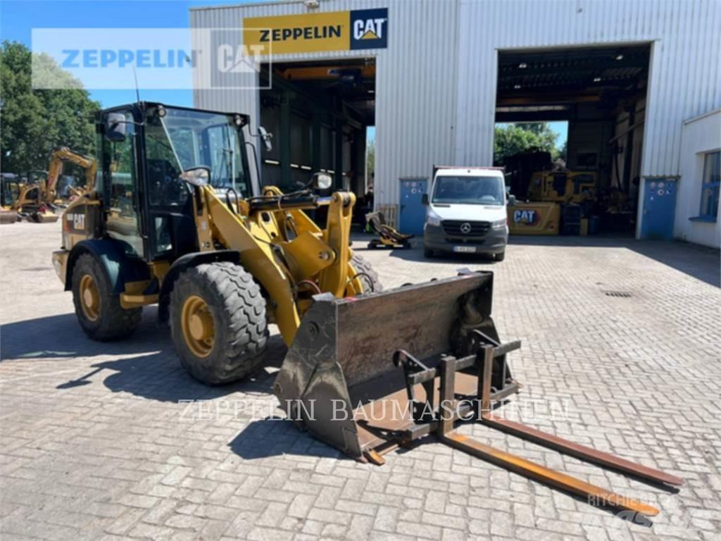 CAT 906M Pyöräkuormaajat