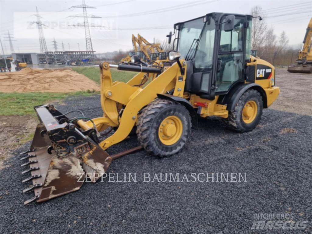 CAT 906M Pyöräkuormaajat