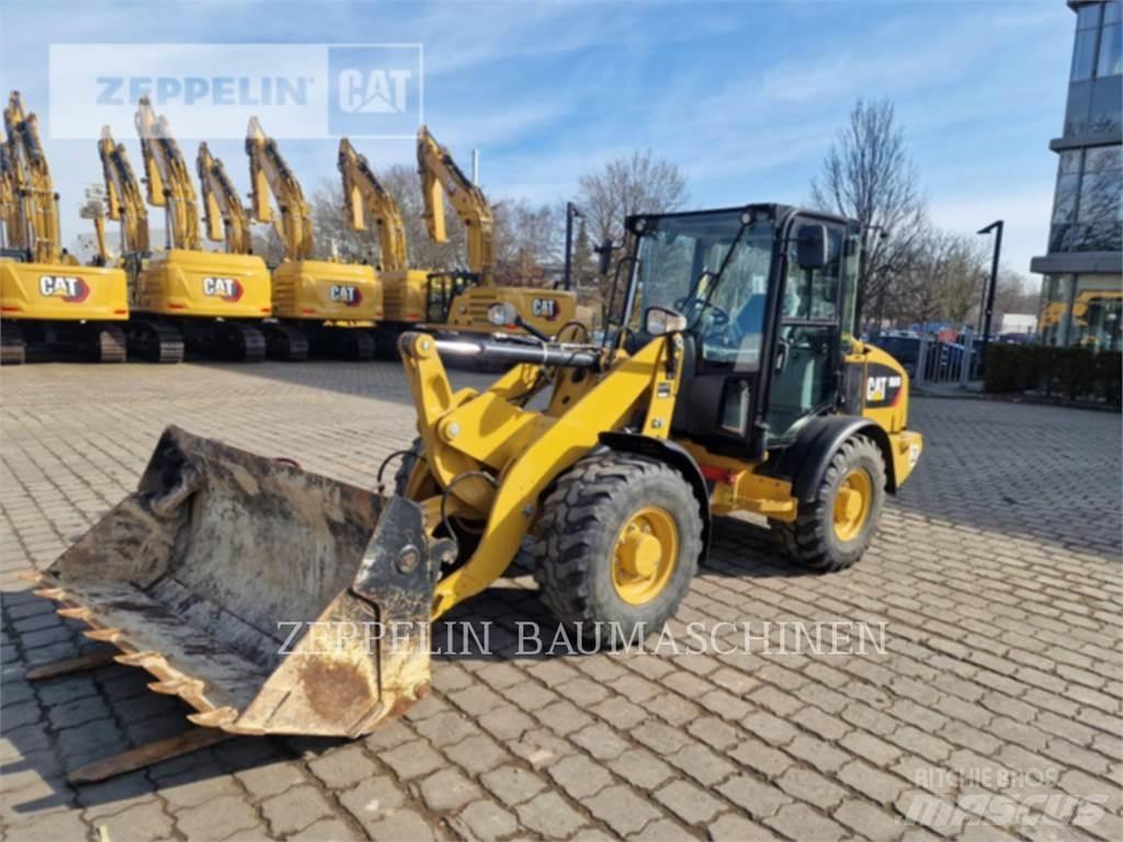 CAT 906M Pyöräkuormaajat