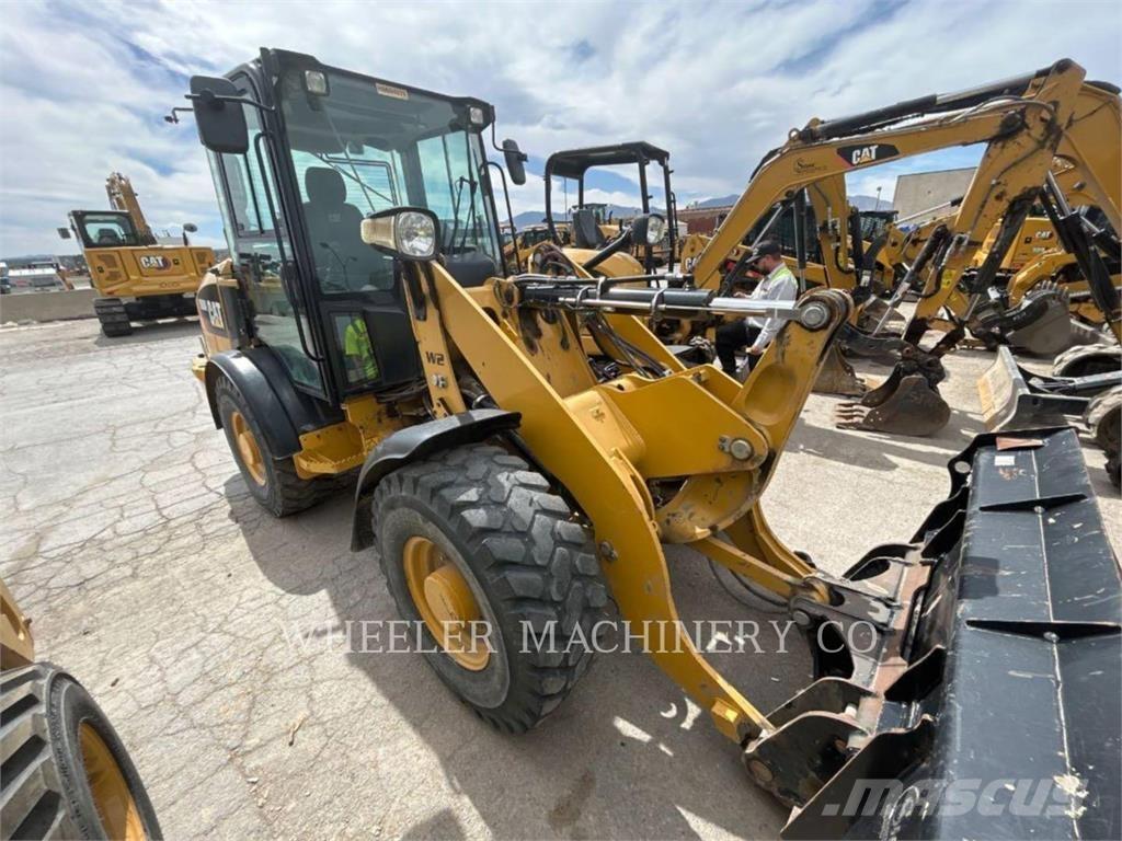 CAT 906M Pyöräkuormaajat