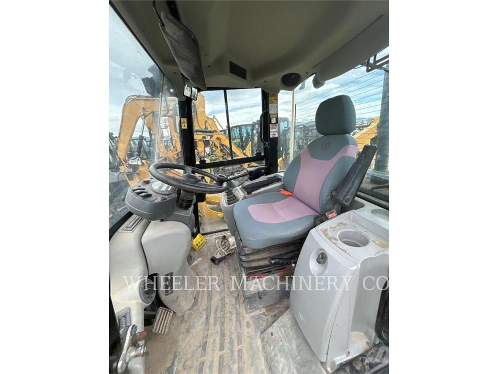 CAT 906M Pyöräkuormaajat