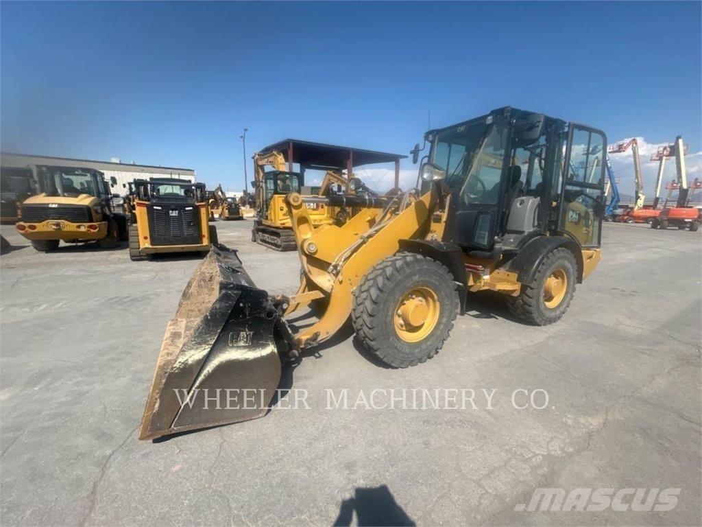 CAT 906M Pyöräkuormaajat