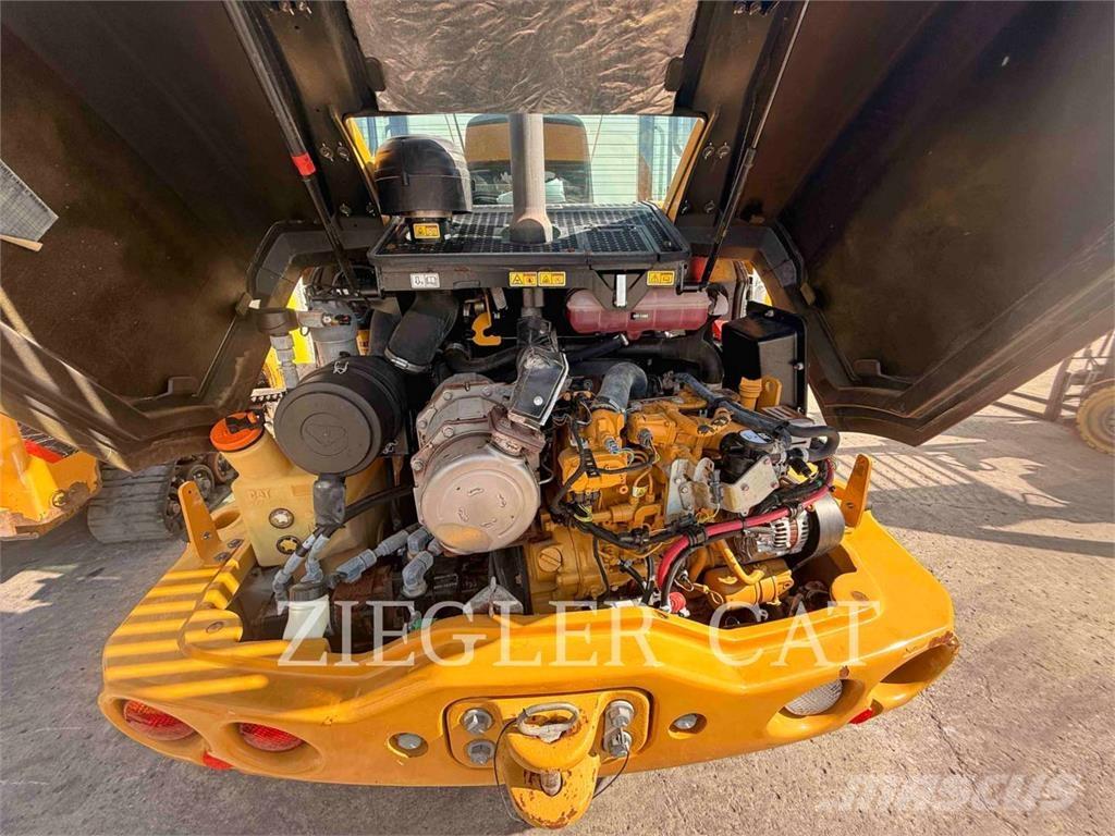 CAT 906M Pyöräkuormaajat