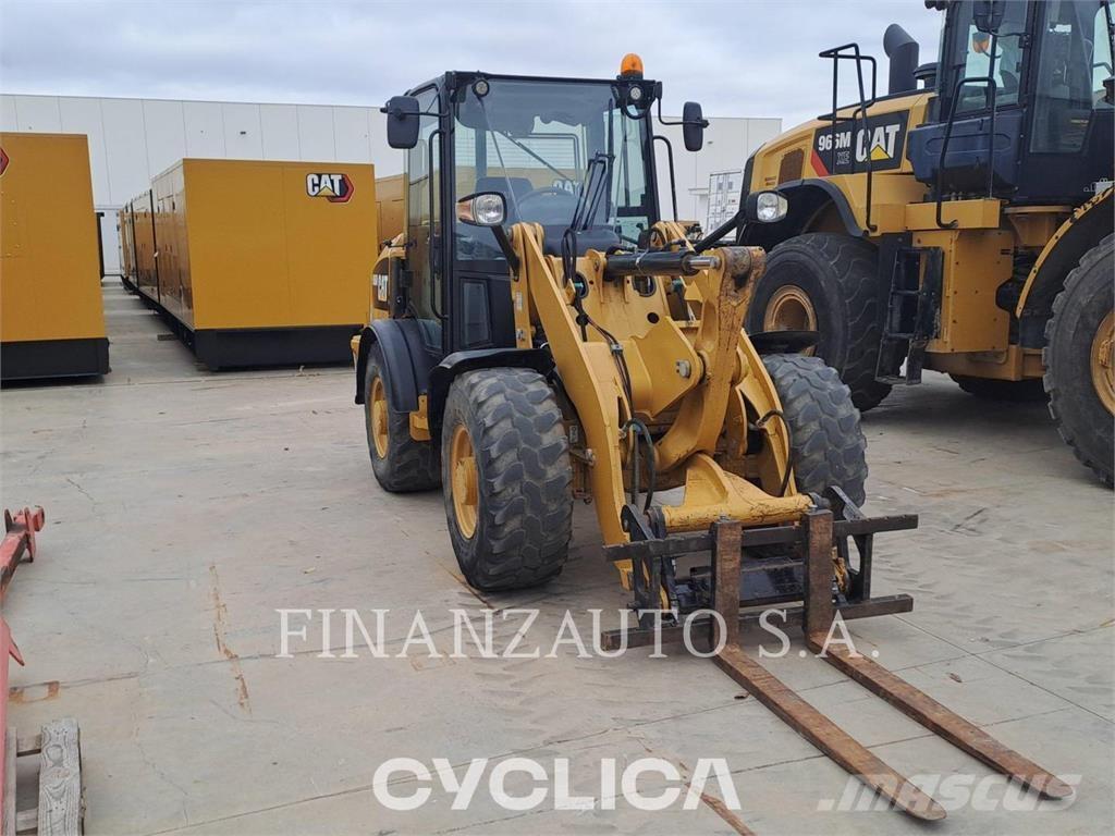 CAT 906M Pyöräkuormaajat